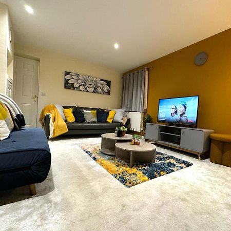 Large Cosy 2 Bedroom Ground Floor Flat In Stevenage Sg1 Sleeps 4-5 Free Parking Екстериор снимка