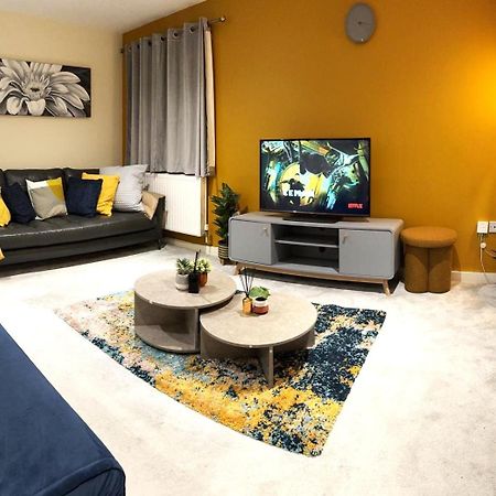 Large Cosy 2 Bedroom Ground Floor Flat In Stevenage Sg1 Sleeps 4-5 Free Parking Екстериор снимка