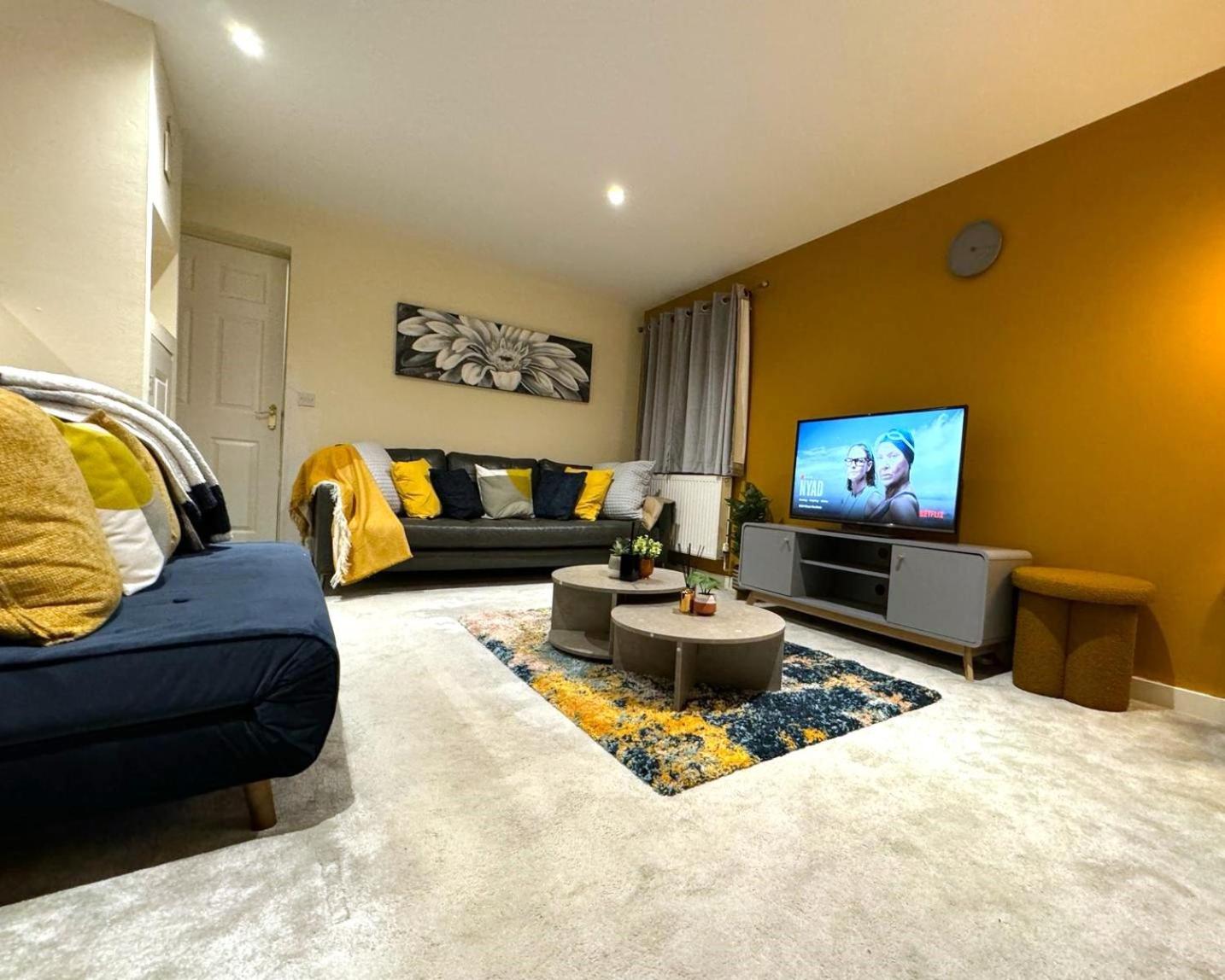 Large Cosy 2 Bedroom Ground Floor Flat In Stevenage Sg1 Sleeps 4-5 Free Parking Екстериор снимка