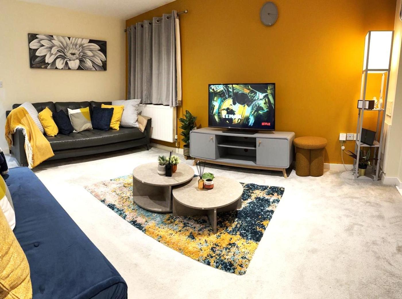 Large Cosy 2 Bedroom Ground Floor Flat In Stevenage Sg1 Sleeps 4-5 Free Parking Екстериор снимка