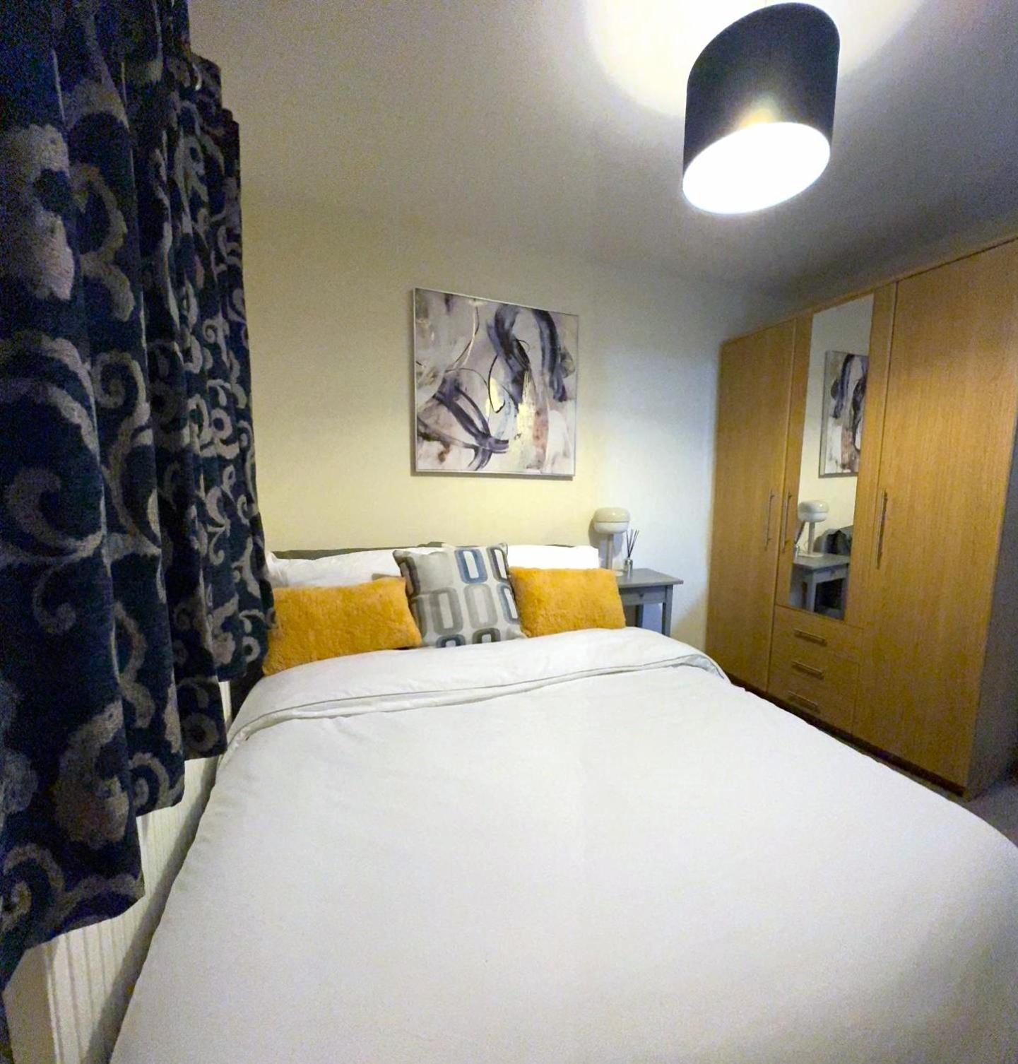 Large Cosy 2 Bedroom Ground Floor Flat In Stevenage Sg1 Sleeps 4-5 Free Parking Екстериор снимка